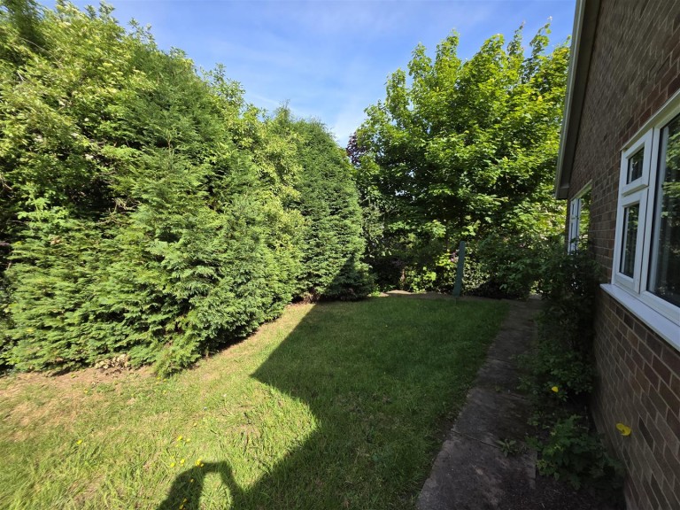 Images for Church Close, Blackfordby, DE11