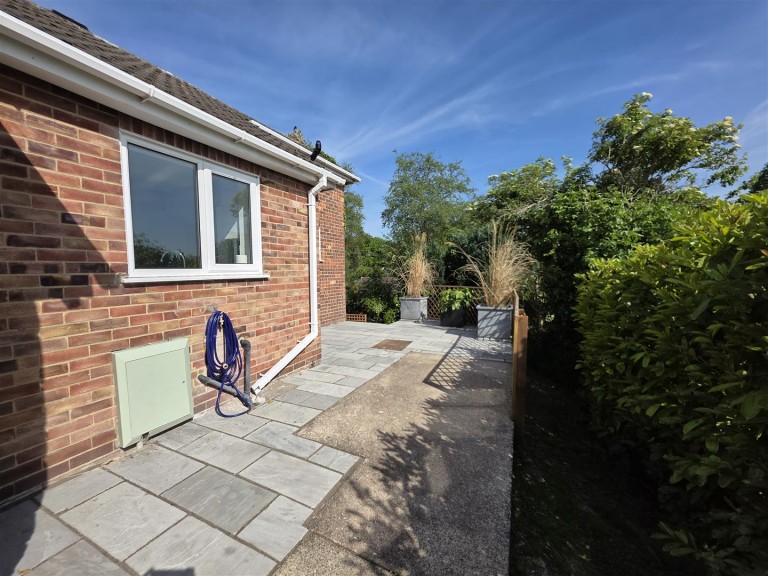Images for Church Close, Blackfordby, DE11