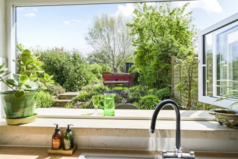 Click the photo for more details of Gore Terrace, Bradpole, Bridport