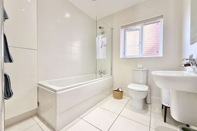 Images for Garden Close, Grantham