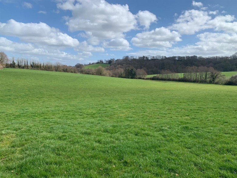 Click the photo for more details of Shillingford Abbot, Exeter
