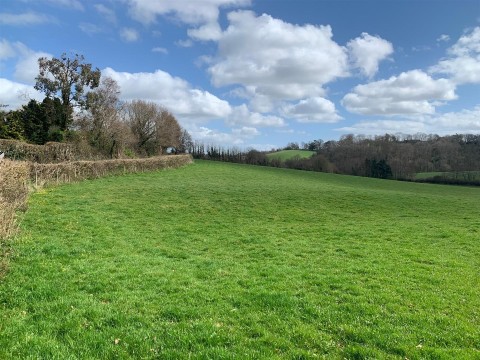 Click the photo for more details of Shillingford Abbot, Exeter