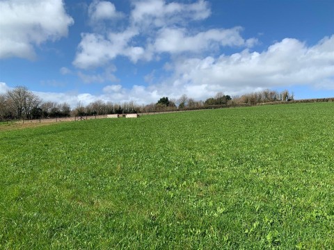 Click the photo for more details of Shillingford Abbot, Exeter