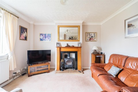 Click the photo for more details of Brackley Road, Towcester, NN12