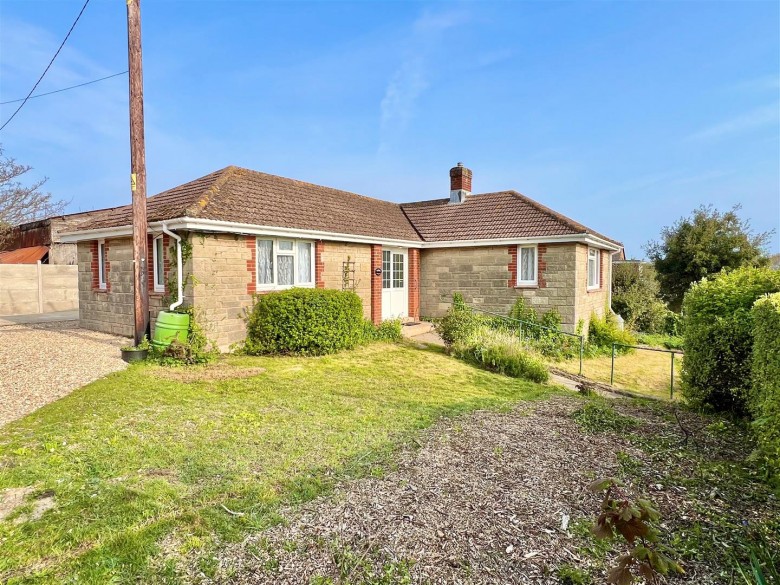 Click the photo for more details of Totland Bay, Isle of Wigt