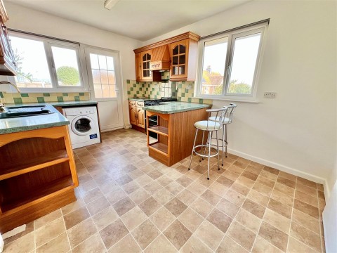 Click the photo for more details of Totland Bay, Isle of Wigt