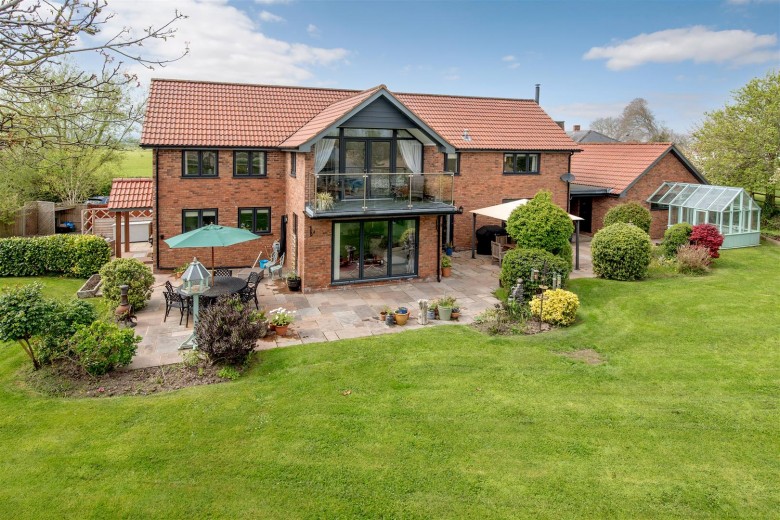 Click the photo for more details of Saltmoor, Burrowbridge