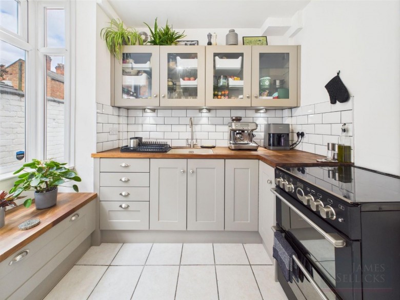 Click the photo for more details of Eastleigh Road, West End, Leicester