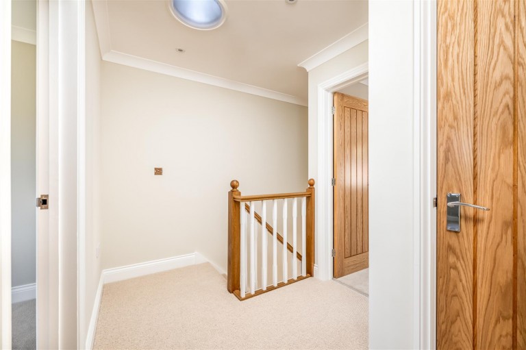 Images for Halls Close, Braughing