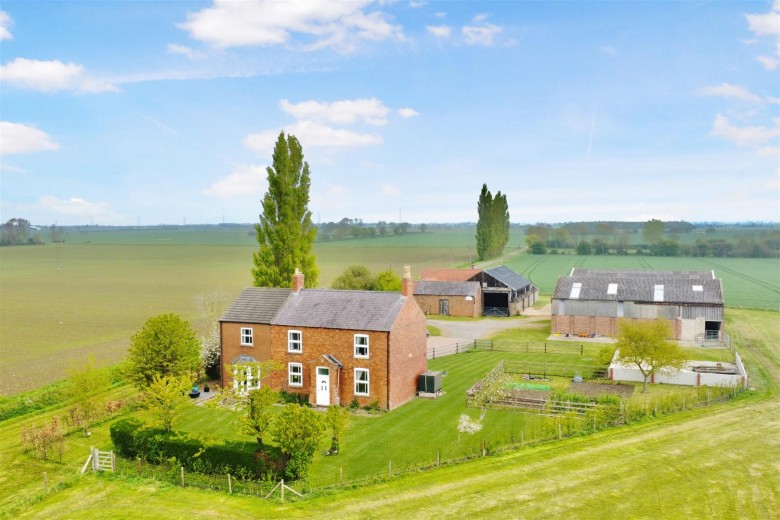 Click the photo for more details of Fen Farm, Little Hale, Sleaford