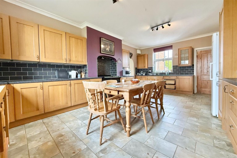 Images for Fen Farm, Little Hale, Sleaford