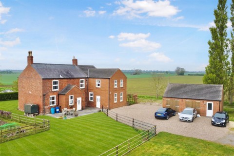 Click the photo for more details of Fen Farm, Little Hale, Sleaford