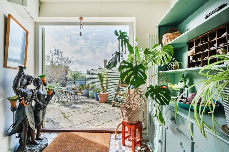 Images for Market Square, Axminster