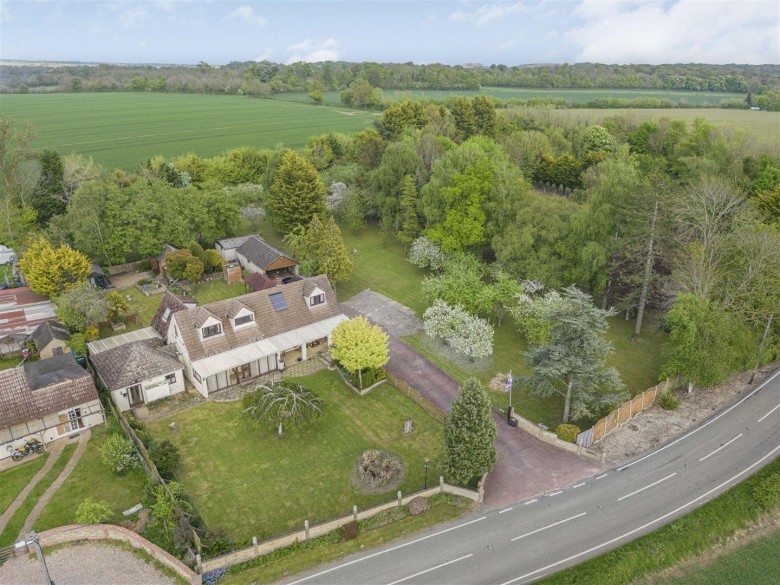 Click the photo for more details of Finchingfield Road, Steeple Bumpstead, Haverhill