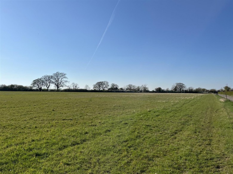 Click the photo for more details of Malmesbury Road, Leigh, Swindon
