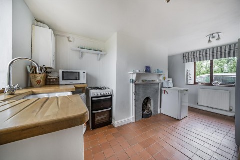 Click the photo for more details of Monkleigh, Bideford