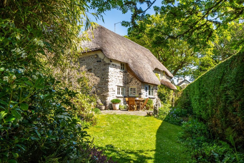 Click the photo for more details of Pethybridge, Lustleigh, Newton Abbot