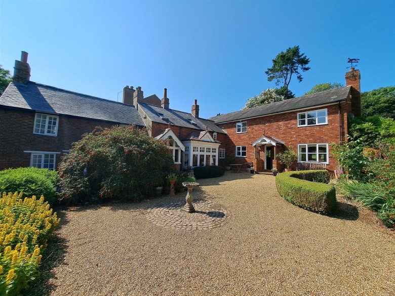 Click the photo for more details of Hollowell Road, Creaton, Northampton, NN6