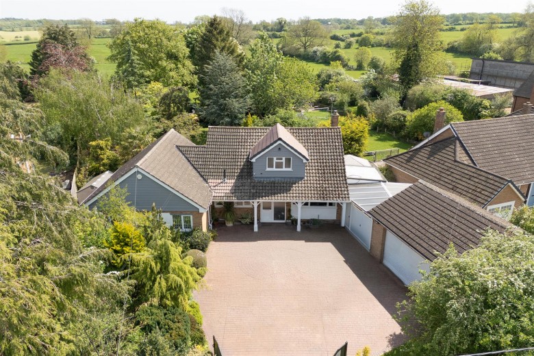 Click the photo for more details of Kilsby Road, Barby, Rugby