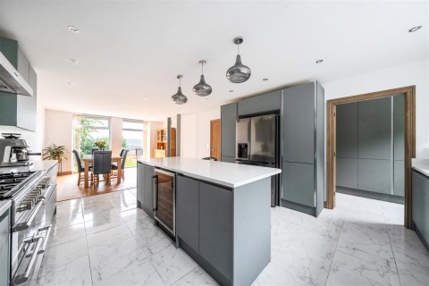 Click the photo for more details of Canal Hill, Tiverton