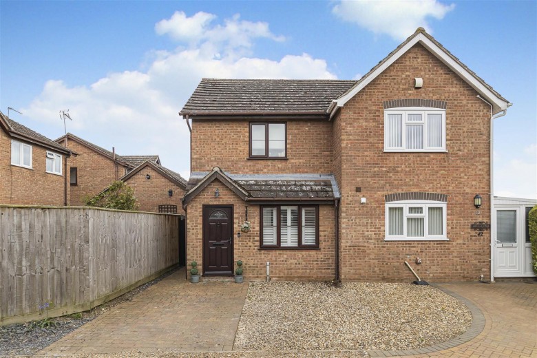 Click the photo for more details of Tharp Way, Chippenham