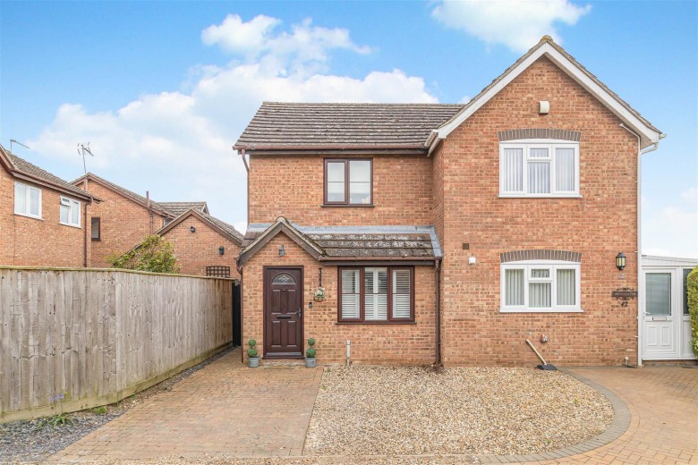 Click the photo for more details of Tharp Way, Chippenham