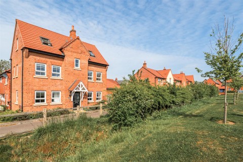 Click the photo for more details of Davies Close, Hugglescote, LE67