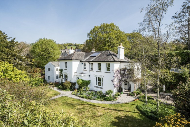 Click the photo for more details of Yelverton, Devon