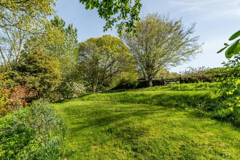 Click the photo for more details of Yelverton, Devon