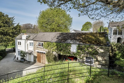 Click the photo for more details of Yelverton, Devon