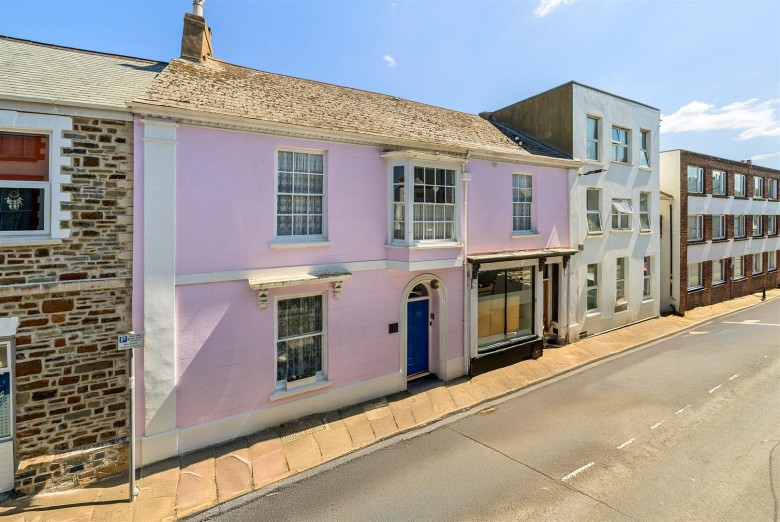 Click the photo for more details of Buttgarden Street, Bideford