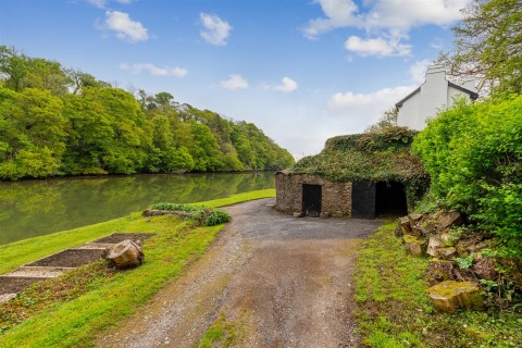 Click the photo for more details of Tuckenhay, Totnes