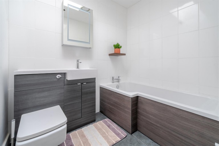 Images for Plum Park Lane, Paulerspury, NN12
