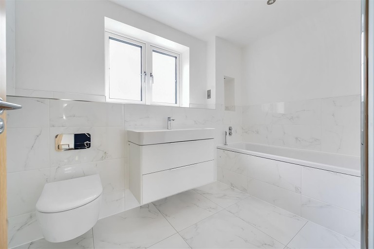 Images for Furl Close, Towcester Road,  Maids Moreton, MK18