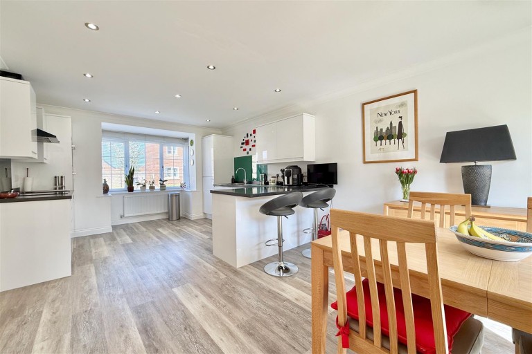 Images for Top Farm Avenue, Navenby