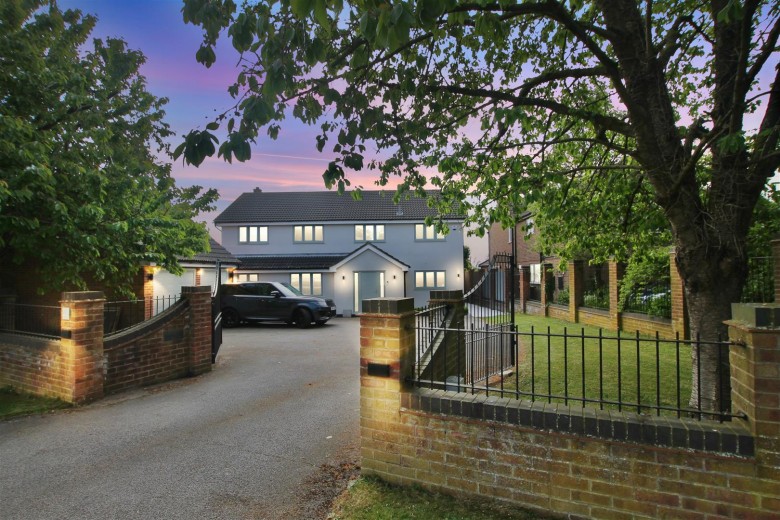 Click the photo for more details of Belton Lane, Great Gonerby