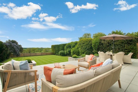 Click the photo for more details of Belton Lane, Great Gonerby