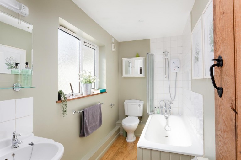 Images for Wheatsheaf Lane, Oaksey