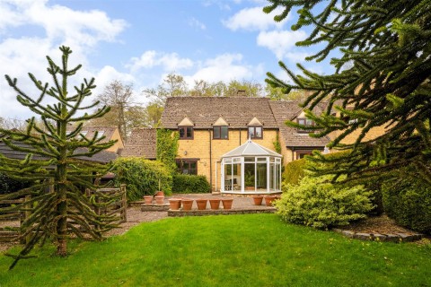 Click the photo for more details of Temple Guiting, Gloucestershire