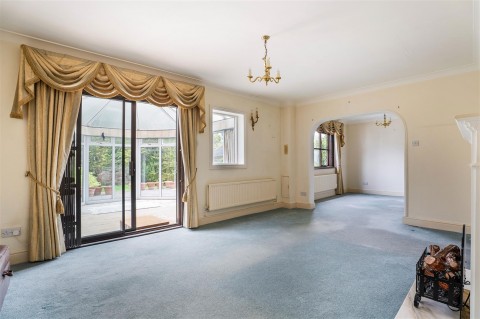 Click the photo for more details of Temple Guiting, Gloucestershire
