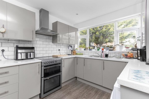 Click the photo for more details of Chestnut Avenue, Lutterworth, LE17