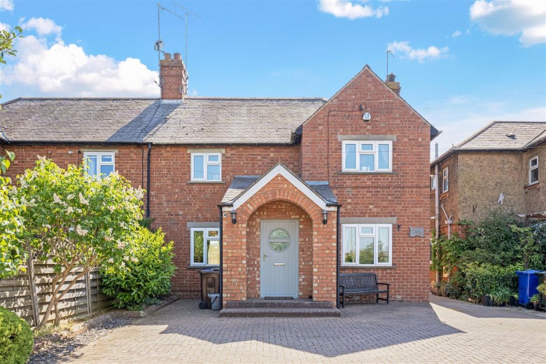 Click the photo for more details of Bloxham Road, Banbury