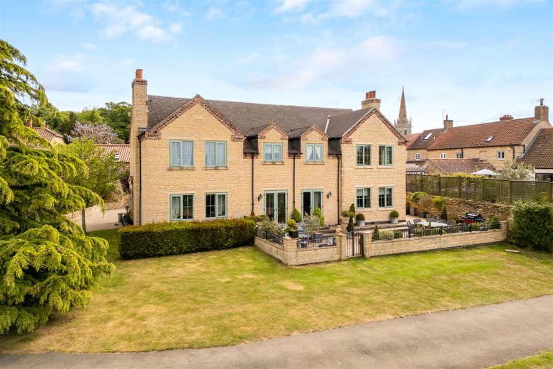 Click the photo for more details of Far Lane, Coleby