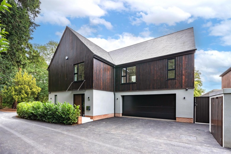 Click the photo for more details of Abingdon Road, Burcot