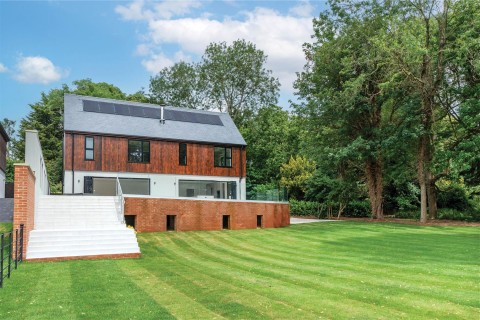 Click the photo for more details of Abingdon Road, Burcot