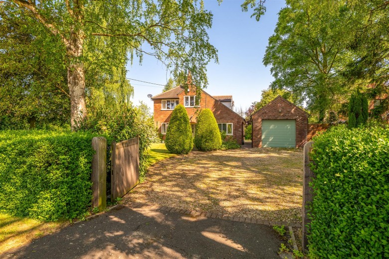 Click the photo for more details of Linga Lane, Bassingham, Lincoln