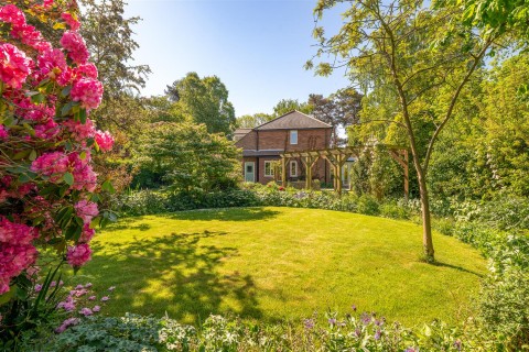 Click the photo for more details of Linga Lane, Bassingham, Lincoln