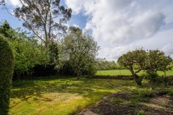 Images for East End, North Leigh, Oxfordshire