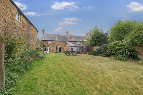 Click the photo for more details of Bodicote Cottage, High Street, Bodicote
