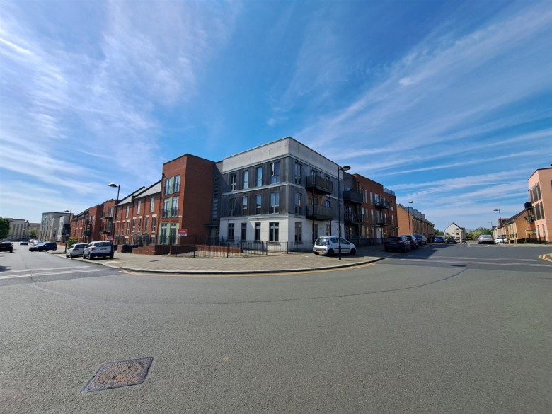 Click the photo for more details of The Square, Upton, Northampton, NN5